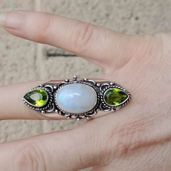 New Rainbow Moonstone & Peridot 925 Silver Statement Ring. - Picture 7 of 11